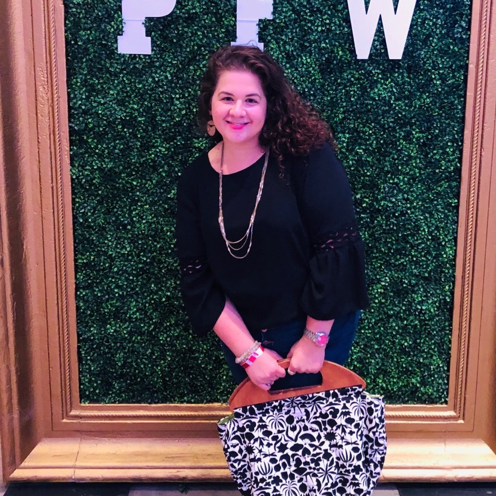 Meet your Posher, Angie